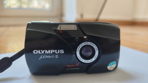 Olympus mju - -ii, f/2.8)
