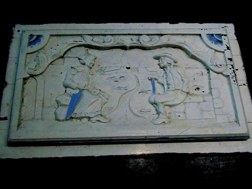 Plaque sculptée porte - de,