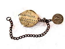 Un bracelet militaire