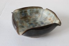 Ancien cendrier en gres signé ROGER GUERIN