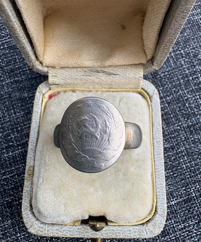 Bijou ancien bague faucille