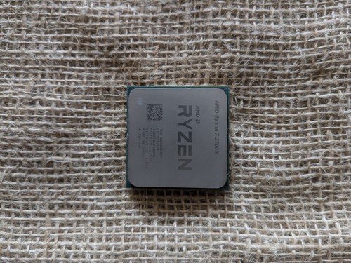 Amd ryzen 3700x coeurs 16 - 7,