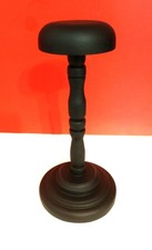 PORTE CHAPEAU/ Présentoir  en