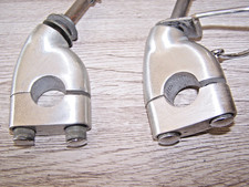 2 X  Pontet Support  de guidon