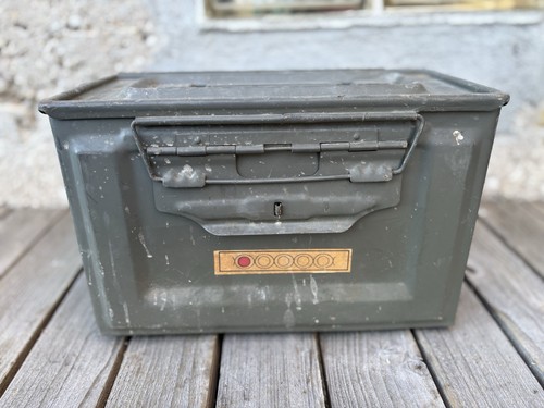 Ancienne caisse militaire - ancienne,