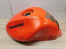 UN RESERVOIR BOSSELET MOTO