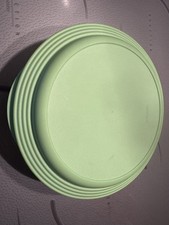 Assiette verte creuse