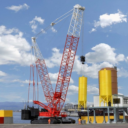 Grande grue liebherr - grande, à