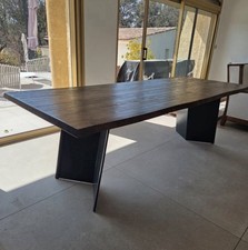 Table design bois massif et