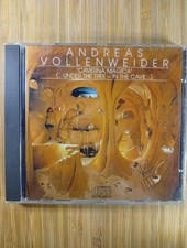 Caverna magica under tree in