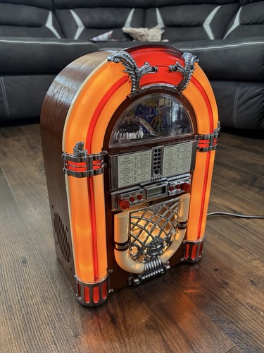 Mini vintage style jukebox - vintage,