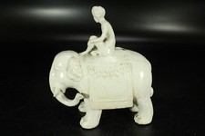 Figurine éléphant en