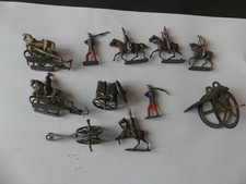 LOT DE FIGURINES MILITAIRES EN