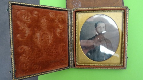 Daguerreotype dans son ecrin - son,