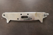 Charnière inférieur pour