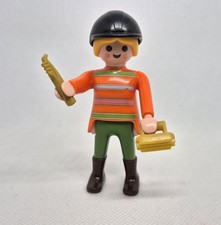 EMPLOYEE CENTRE EQUESTRE