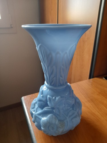 Vase opaline bleue - en,
