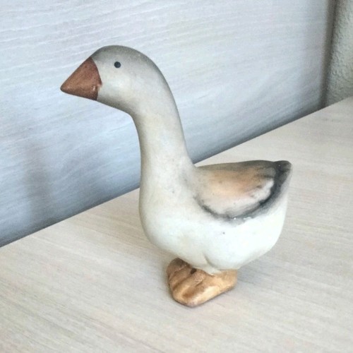 Petite oie figurine biscuit