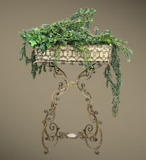 JARDINIÈRE SUR PIEDS EN FER