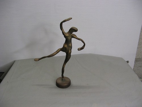 Jolie petite statuette - , en