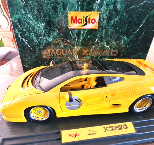 Maisto jaguar 220 racing - 220,
