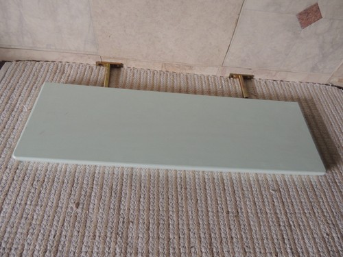 Etagère murale avec - , fixations