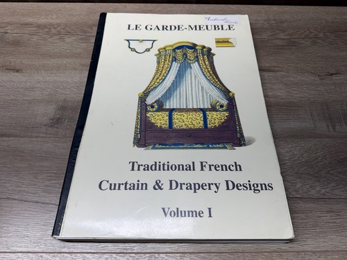 Garde meuble traditional - garde-meuble,