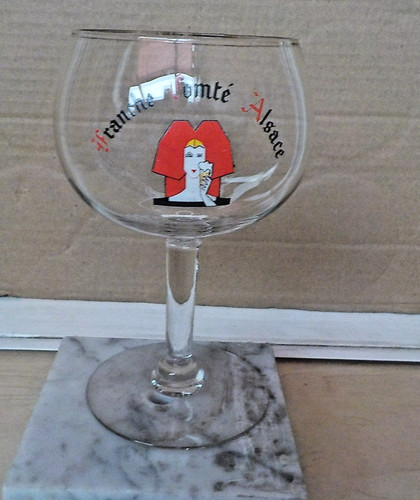 Verre pied biere - ,