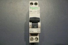 DISJONCTEUR MODULAIRE 32A