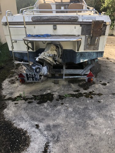 Bateau moteur - bateau,