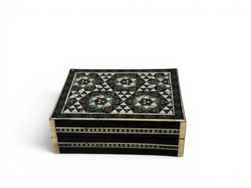 Objet vitrine petite boite - petite,