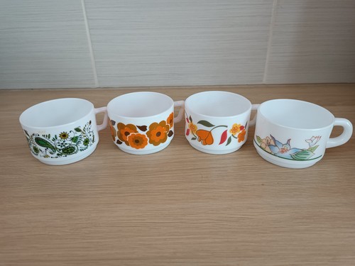 Tasses arcopal années 70 - 4,