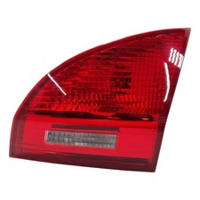 KIA VENGA CRDI SR7 2016 Rear Tail Light On Tailgate Right Side 924061P000