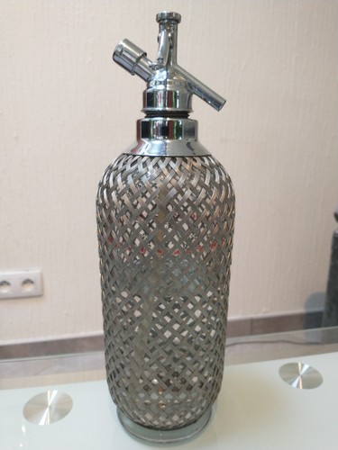 Ancien siphon grillagé - ancien,