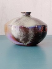 Vase en céramique signé