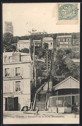 Cpa laon escalier - de, la