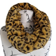 Écharpe En Fausse Fourrure