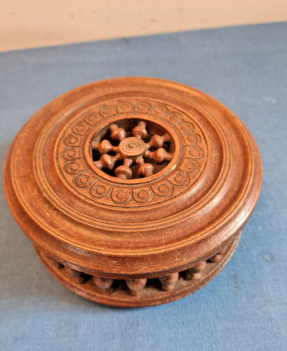Superbe petite boite - petite, ronde