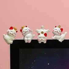 Lot de 4 petites statuettes de