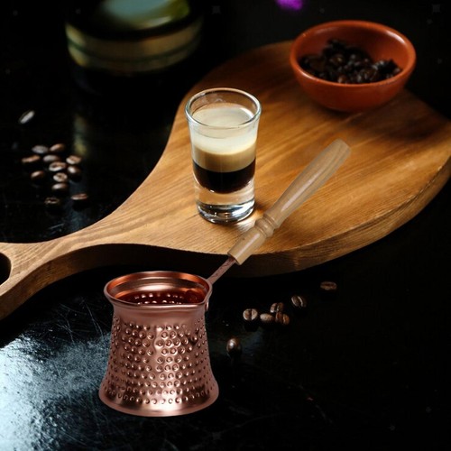 Cafetière turque avec