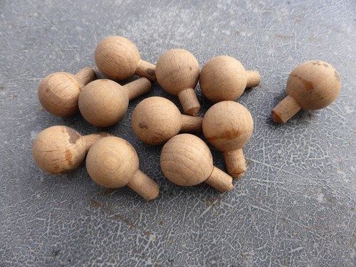 Petits boutons boules - petits, bois