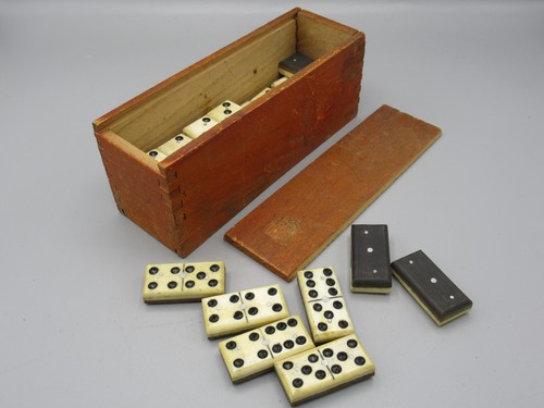 Coffret jeu dominos en - de,