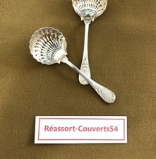 1 saupoudreuse à sucre