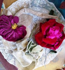 3 Fleurs anciennes en velours