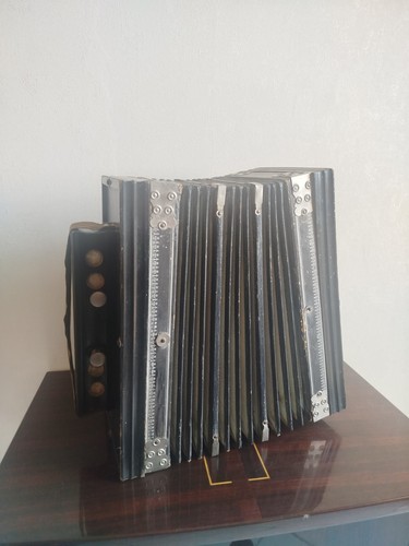 Ancien accordéon français