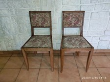 Deux petites chaises anciennes