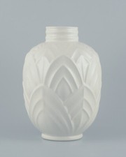 Boch Keramis, Belgium. Large ceramic vase. White glaze. Modernist design.
