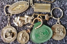 Lot keychain car garages BMW FIAT FORD tacots old cars 1960