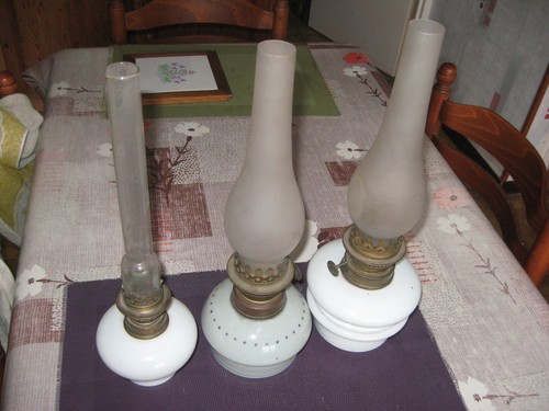 Anciennes lampes pétrole - lampes,