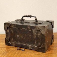 Ancien Coffre-fort de voyage